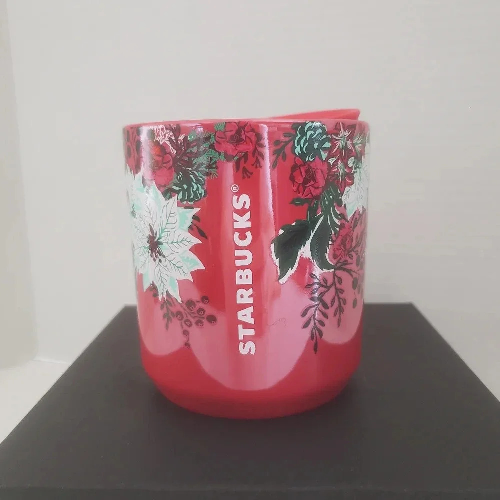 2022 Starbucks 8oz Red Ceramic Christmas Holiday Travel Cup.